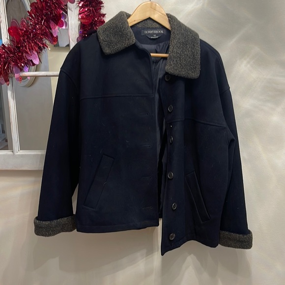 Black button, down jacket with pockets - Picture 1 of 3